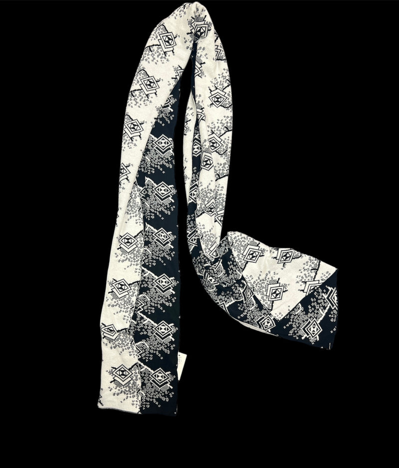 Scarf Black and White